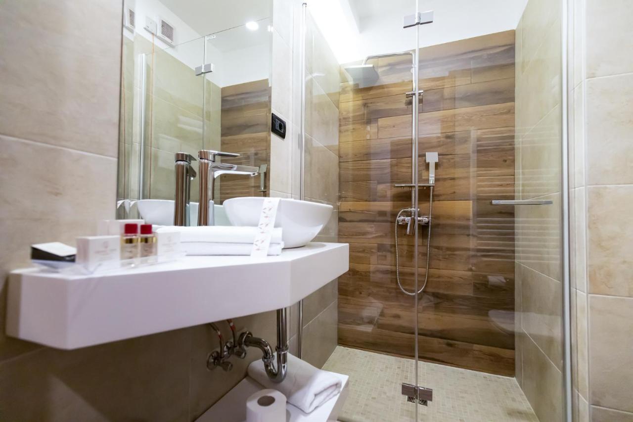 Grand View Hotel & Suites Copou ياش المظهر الخارجي الصورة