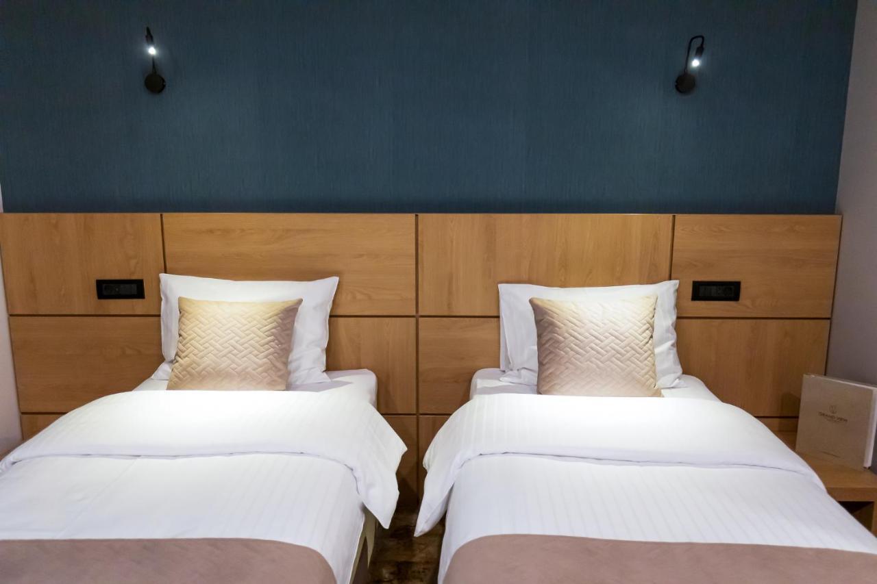 Grand View Hotel & Suites Copou ياش المظهر الخارجي الصورة