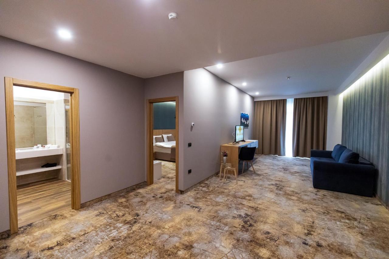 Grand View Hotel & Suites Copou ياش المظهر الخارجي الصورة
